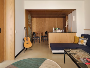 Suite (Ace)