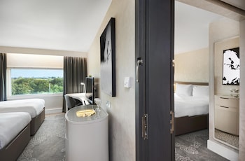 Family Room, Connecting Rooms