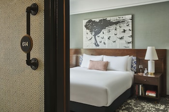Standard Room, 1 King Bed