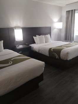 Basic Single Room, 2 Queen Beds, Non Smoking