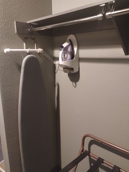 Family Suite, Multiple Beds, Non Smoking (Efficiency)