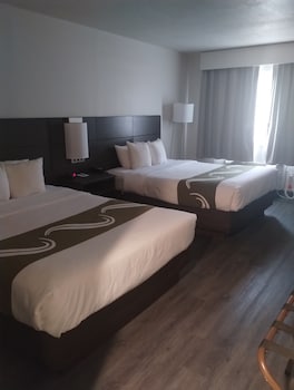 Basic Single Room, 2 Queen Beds, Non Smoking