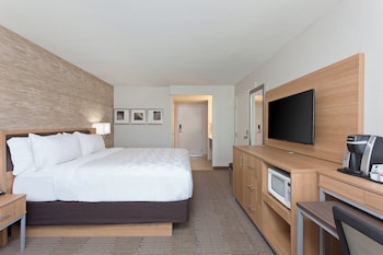 Standard Room, 1 King Bed, Balcony