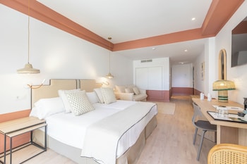 Standard Quadruple Room, Balcony