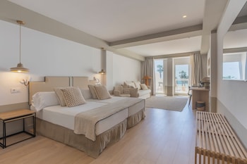 Superior Quadruple Room, Balcony, Ocean View