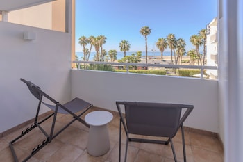 Family Room, Balcony