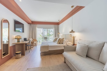 Standard Quadruple Room, Balcony