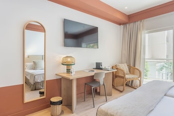 Standard Quadruple Room, Balcony