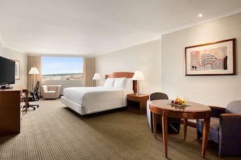 Junior Suite, 1 King Bed, Executive Lounge Access