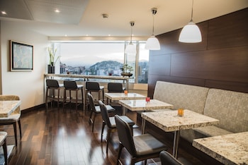 Executive Suite, 1 King Bed, Executive  Lounge Access