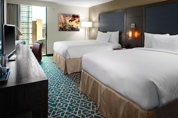 Room, 2 Queen Beds, Accessible, Bathtub
