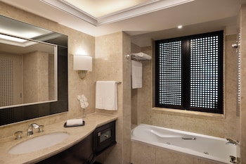 Room, Balcony, Sea View (Spacious, King Bed)