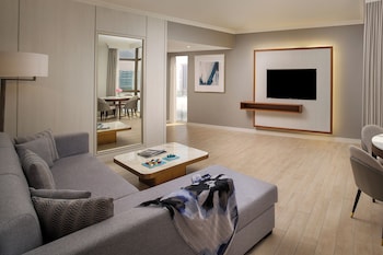 Suite, Balcony, City View