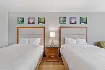 Room, 2 Double Beds, Accessible, Non Smoking (Mobility, Bathtub w/Grab Bars)
