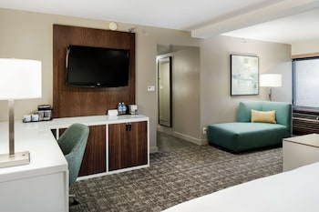 Room, 1 King Bed, Non Smoking (Larger Room)