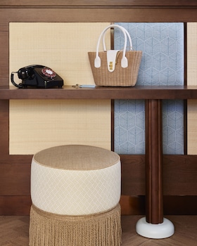 Room (Love View)