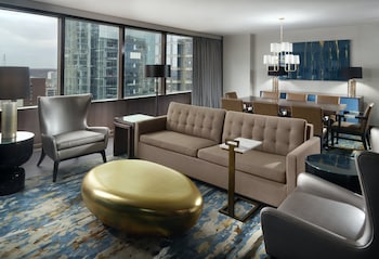 Suite, 1 King Bed
