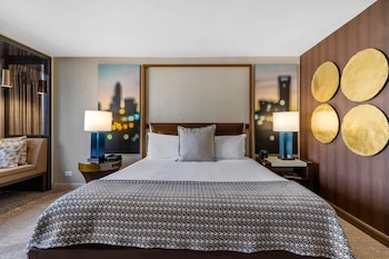 Premier Room, 1 King Bed (Club Premier Room)