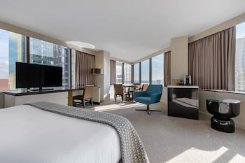 Executive Suite, 1 King Bed (Club Exec Suite)