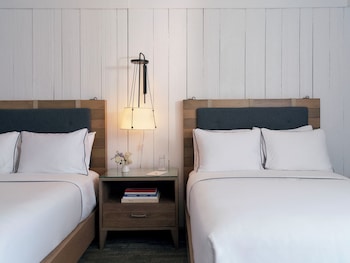 Room, 2 Double Beds, Courtyard View