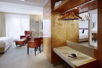Deluxe Room, 1 Queen Bed