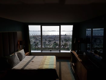 Deluxe Double Room, 1 Queen Bed, Kitchenette, Partial Sea View