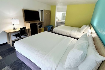 Room, 2 Queen Beds, Non Smoking