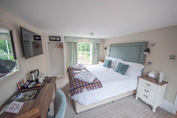 Comfort Double Room (Low ceiling height; Bath only)