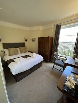 Comfort Double Room (Low ceiling height; Bath only)