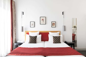 Superior Twin Room- Complimentary soft minibar,courtesy tray, Chromecast and digital press