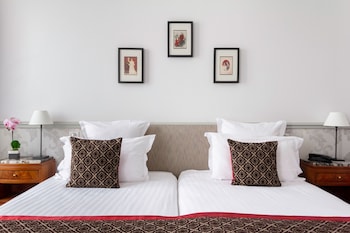 Twin Room - Complimentary soft minibar,courtesy tray, Chromecast and digital press
