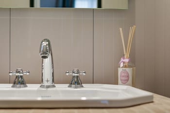 Triple Room - Complimentary soft minibar,courtesy tray, Chromecast and digital press