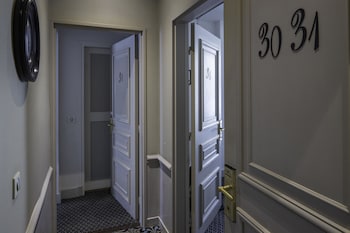 Family Room ( 2 Rooms) - Complimentary soft minibar,courtesy tray, Chromecast and digital press