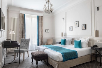 Privilege Twin Room - Complimentary soft minibar,courtesy tray, Chromecast and digital press