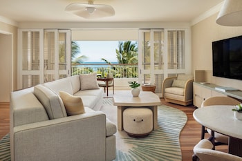 Club Prime Oceanfront One Bedroom Suite, Club Lounge Access