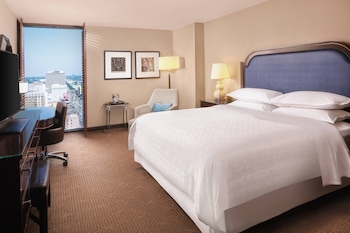 Deluxe Room, 1 King Bed, City View