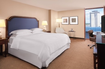 Deluxe Room, 1 King Bed, City View