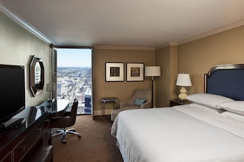 Traditional Room, 1 King Bed (Mobility Accessible, Transfer Shower)
