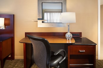 Larger Guestroom - 1 King Corner Room