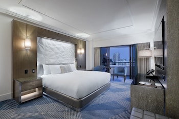 Corner Balcony Deluxe King Room