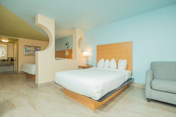 Deluxe Suite, Multiple Beds, Non Smoking