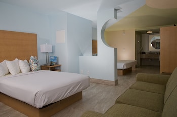 Deluxe Suite, Multiple Beds, Non Smoking