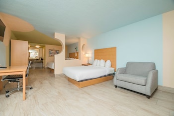 Deluxe Suite, Multiple Beds, Non Smoking