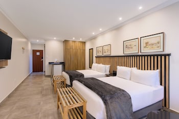 DELUXE FAMILY ROOM 2 X DOUBLE BEDS