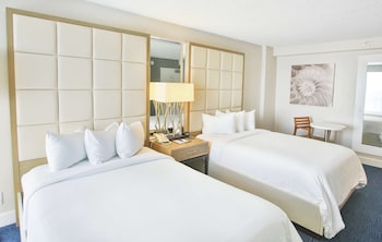Room, 2 Double Beds, Accessible, Bathtub