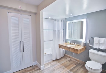 Room, 1 King Bed, Accessible, Non Smoking (Bathtub)