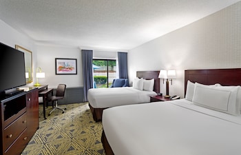 Room, 2 Queen Beds, Non Smoking, Patio