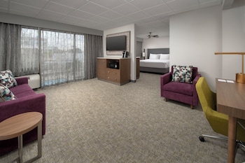 Premium Room, 1 King Bed (High Floor)