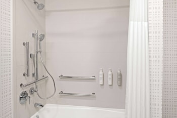 Room, 1 King Bed, Accessible, Bathtub (Mobility)