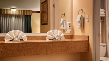 Standard Room, 2 Double Beds, Non Smoking, Refrigerator & Microwave